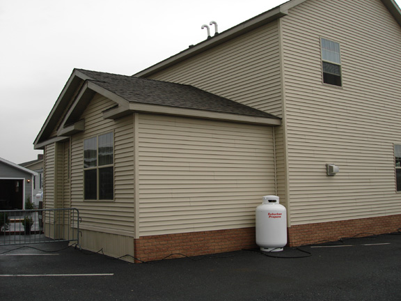 Patriot Home Sales - Model: HJ161-A Sample Home Pennwest Harrington III Exterior Photo