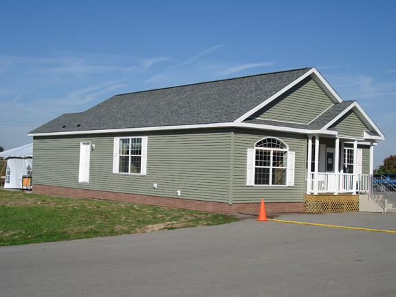 Patriot Home Sales - Model: HF116-A Sample Home Pennwest Covington II Exterior Photo