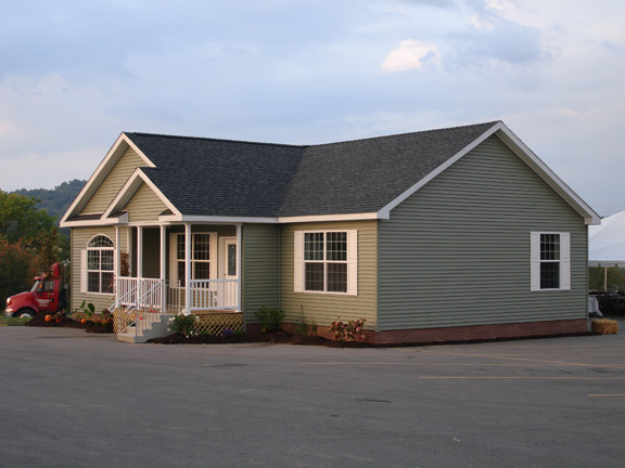 Patriot Home Sales - Model: HF116-A Sample Home Pennwest Covington II Exterior Photo