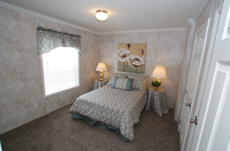 15 - Chesapeake Single 60F9020-2FT-A Bedroom # 1