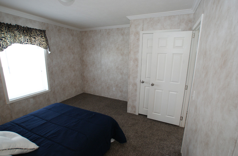 24 - Chesapeake Single 60F9020-2FT-A Bedroom # 2