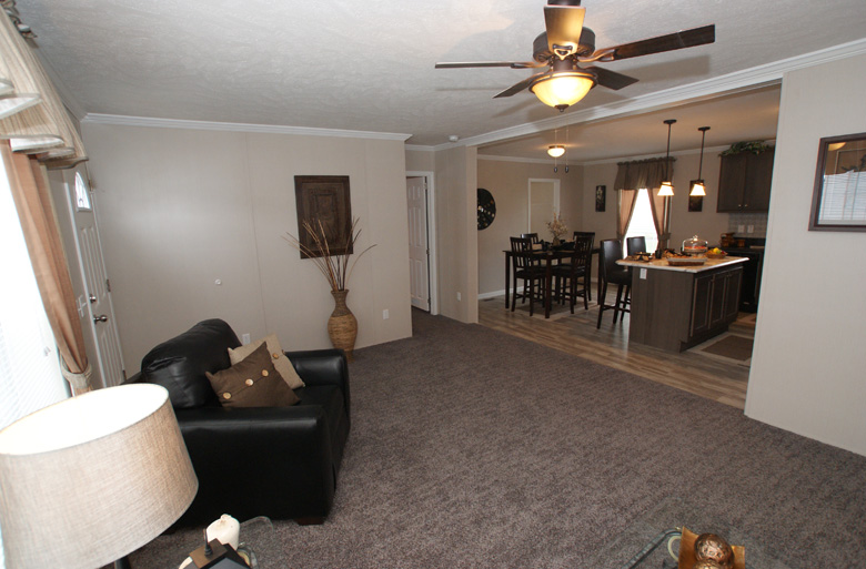 05 - Eagle River Greystone 48J1010 Living Room Towards Kitchen