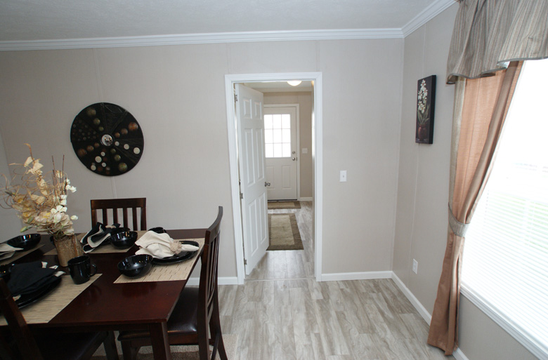 13 - Eagle River Greystone 48J1010 Dining Area Into Utility Room