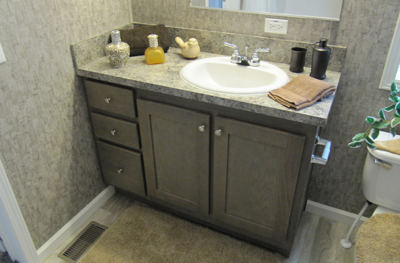 30 - Eagle River Greystone 48J1010 Master Bathroom