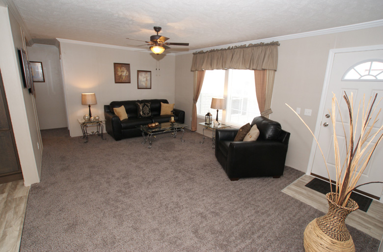 33 - Eagle River Greystone 48J1010 Living Room