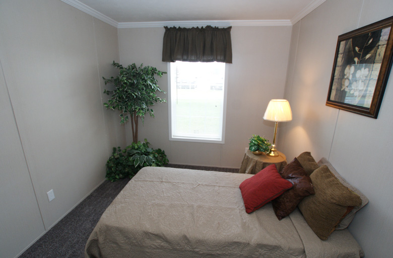 37 - Eagle River Greystone 48J1010 Bedroom # 2