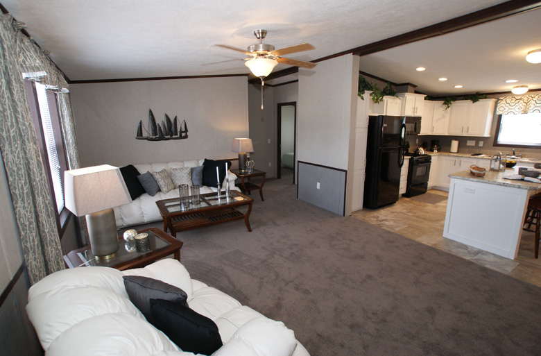 03 - Eastland A3222A Living Room From Front Door