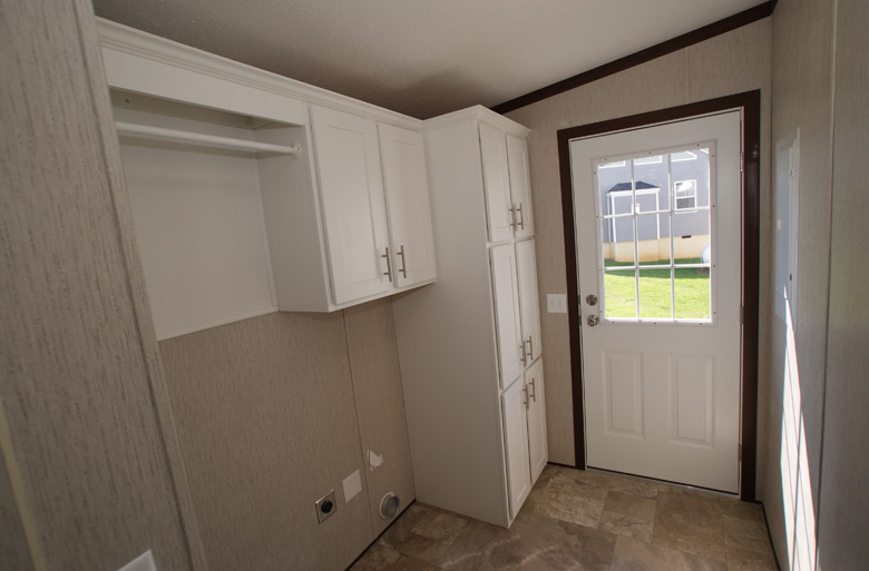 13 - Eastland A3222A Utility Room