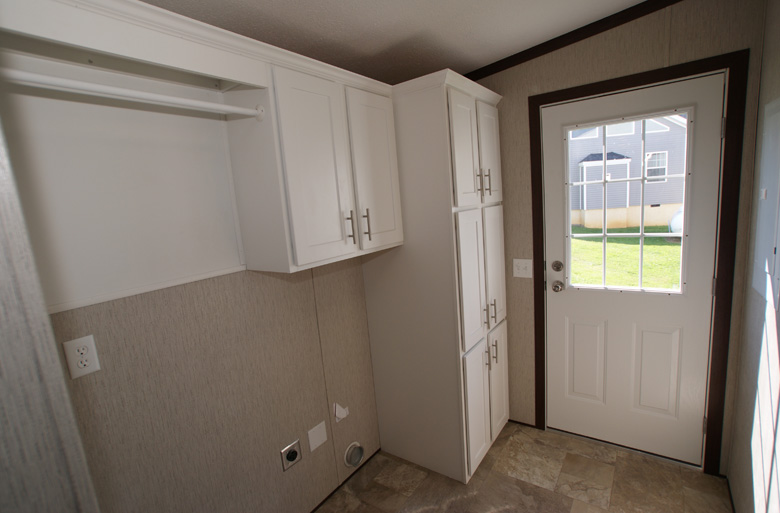 14 - Eastland A3222A Utility Room