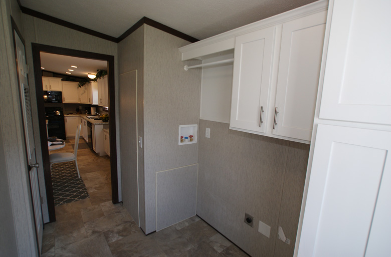 16 - Eastland A3222A Utility Room
