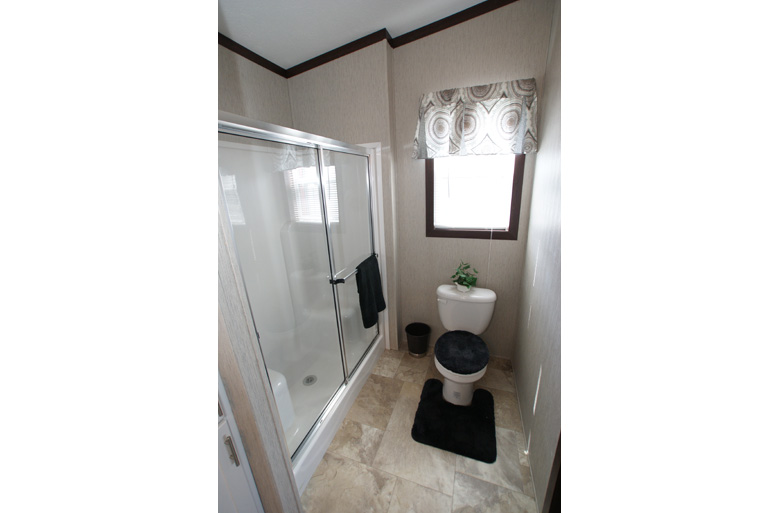 29 - Eastland A3222A Master Bathroom