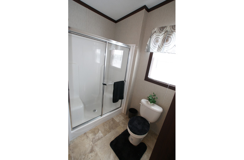 30 - Eastland A3222A Master Bathroom