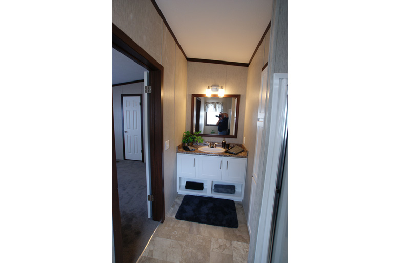 31 - Eastland A3222A Master Bathroom