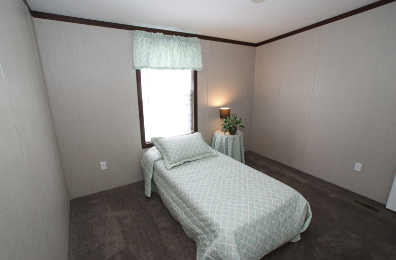 40 - Eastland A3222A Bedroom # 3