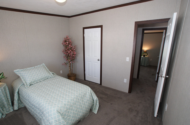 51 - Eastland A3222A Bedroom # 2
