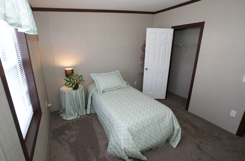53 - Eastland A3222A Bedroom # 2