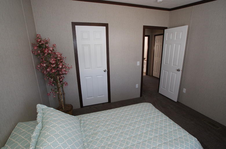 54 - Eastland A3222A Bedroom # 2